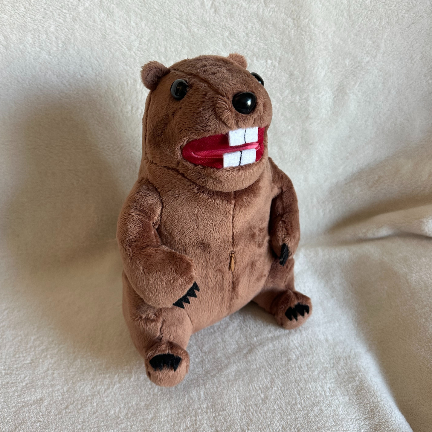 Seth the Screaming Groundhog - built in sound